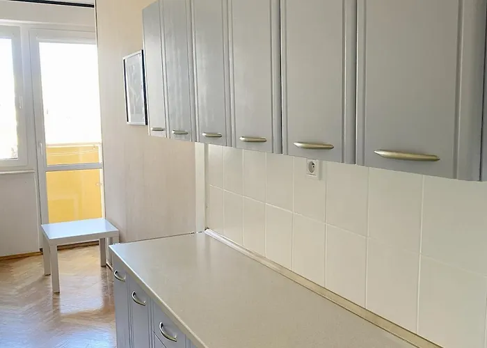 Apartament Avis Skwer Kościuszki 21 *